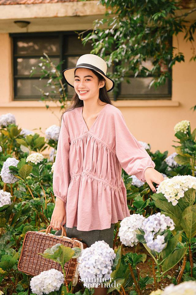 Ngắm qua lookbook mới của các thương hiệu Việt để lên đồ thật xinh cho 4 ngày nghỉ lễ tuần tới Ngắm qua lookbook mới của các thương hiệu Việt để lên đồ thật xinh cho 4 ngày nghỉ lễ tuần tới